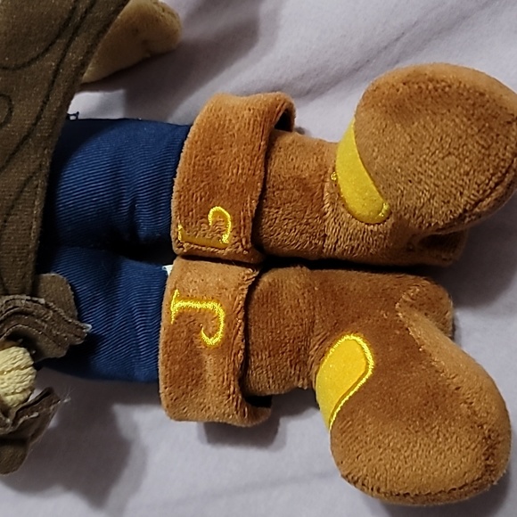 Disney Jake And The Neverland Pirates 13” Plush - Picture 4 of 7